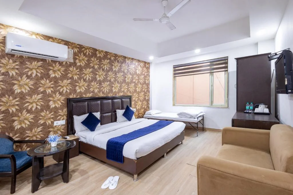 Hotel Vedas Heritage Karol Bagh Entrance - Luxury Stay in New Delhi